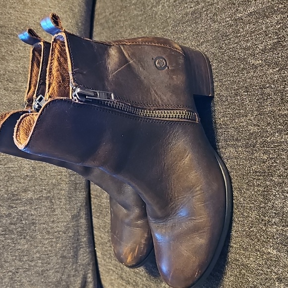 ๐ค Born Brown Leather Ankle Boots - Picture 3 of 8